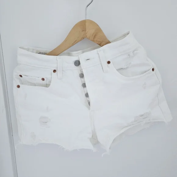 Levi's 501 Jean Short - Picture 5 of 8